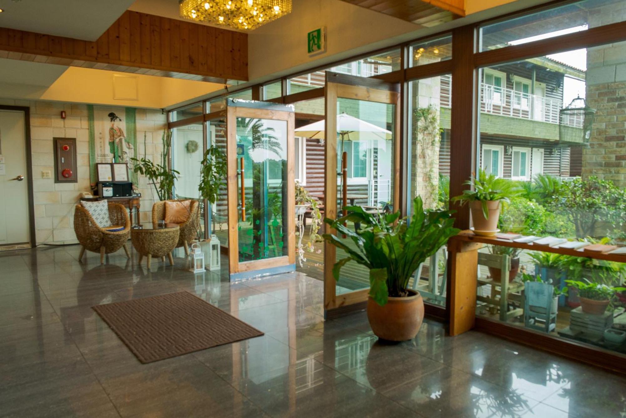Green Narae Pension Seogwipo Bagian luar foto