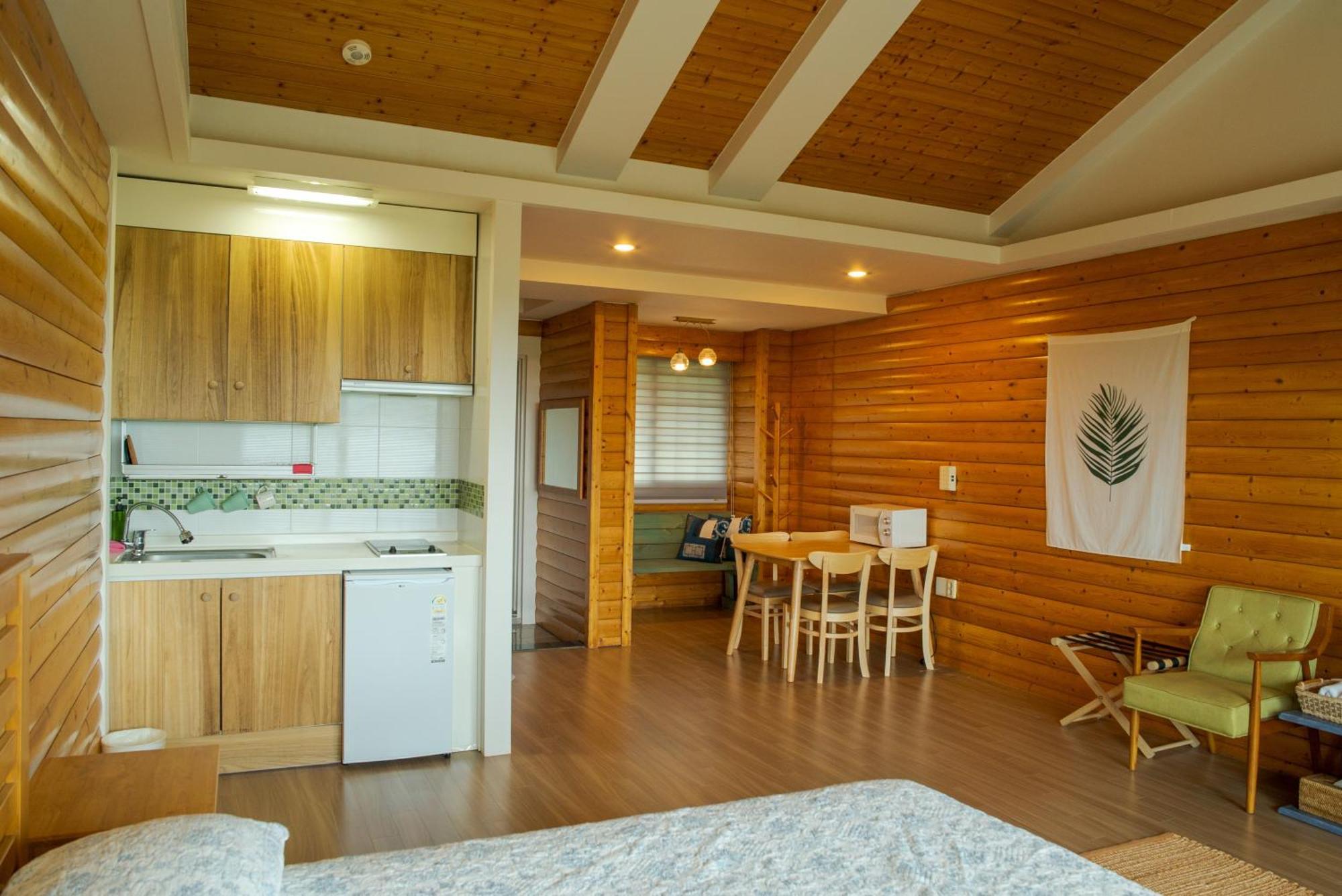 Green Narae Pension Seogwipo Bagian luar foto