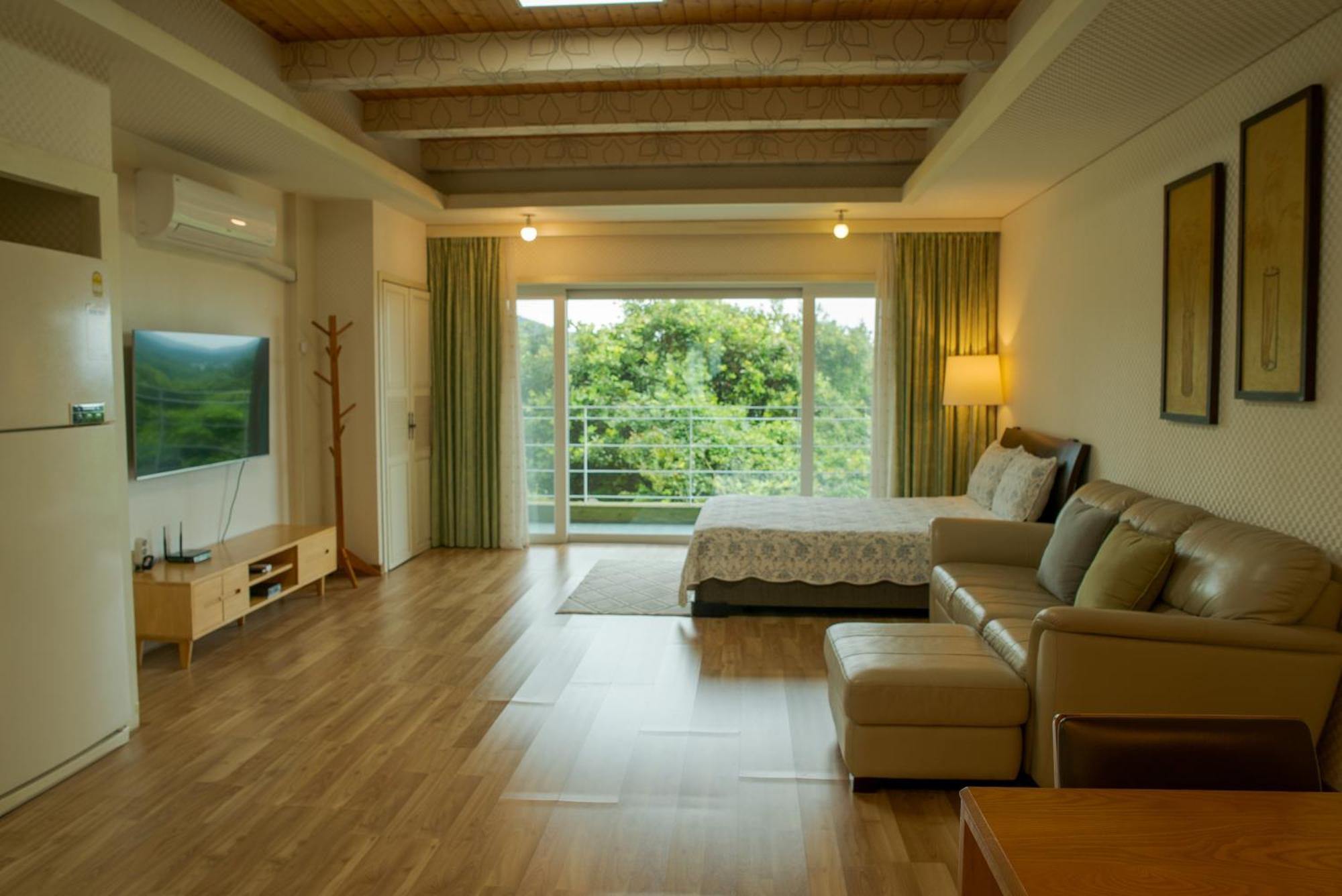 Green Narae Pension Seogwipo Bagian luar foto